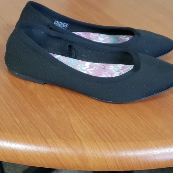 Flats - Picture 2 of 2